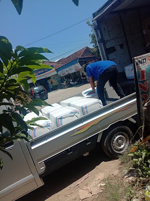 Foto Outlet Indah logistik cargo panekan di Kab. Pacitan