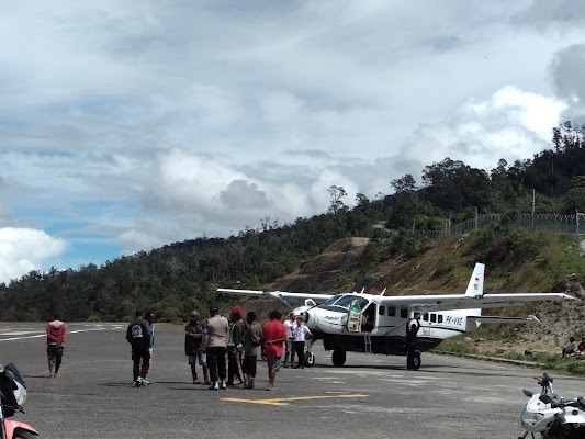 Outlet Bandara Bilogai Sugapa di Kab. Intan Jaya