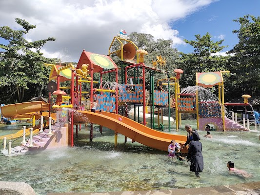 Outlet Bugis Waterpark Adventure di Kota Makassar