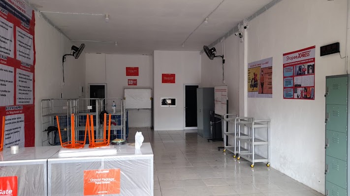 Foto Outlet Shopee Express Rubaru di Sampang
