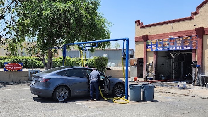 Self Car Wash (2) in Buena Park CA