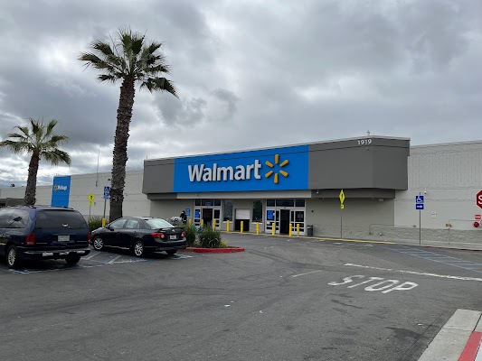 Discovering The Biggest 2 Walmart Supercenter in Oakland CA, USA ...