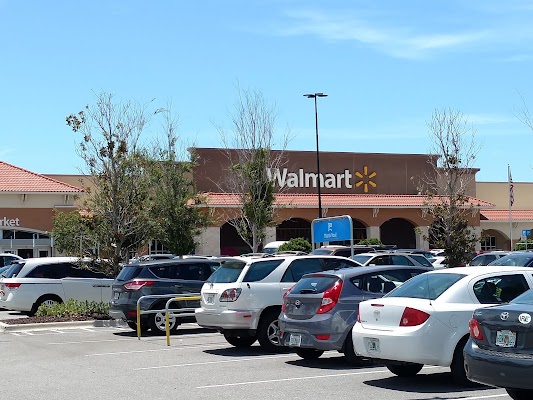 Walmart Supercenter (1) in St. Petersburg FL