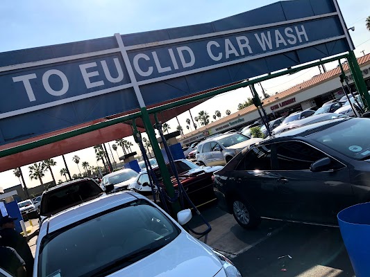 Fullerton Car Wash (2) in Fullerton CA