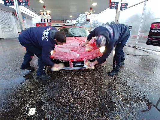 A6 Diamond Hand Car Wash in Leicester