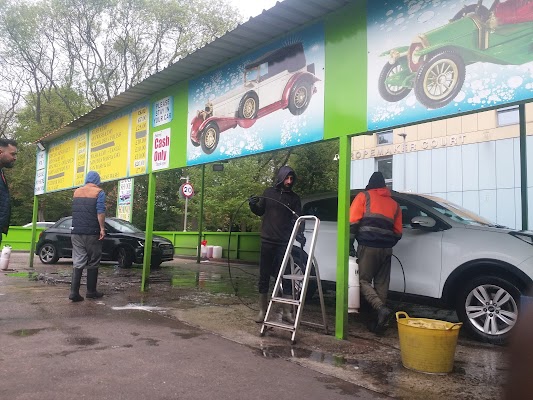 Central Auto Clean EST 1962 in Manchester