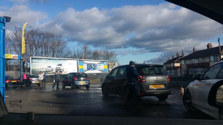 Garforth hand car wash in Leeds