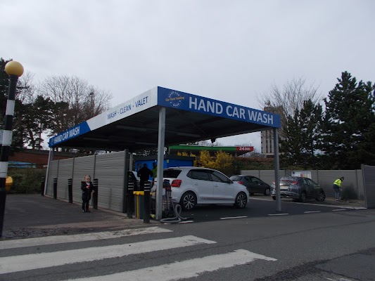 Golchi Ceir/Car Wash in Wrexham