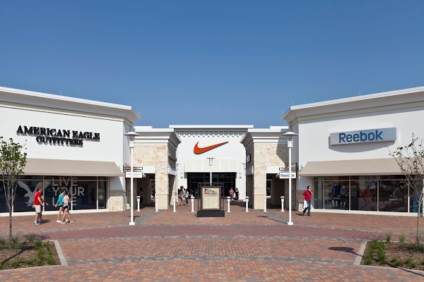 Grand Prairie Premium Outlets