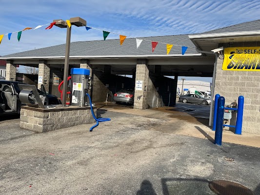 Jet plaza car wash in Hazelwood MO