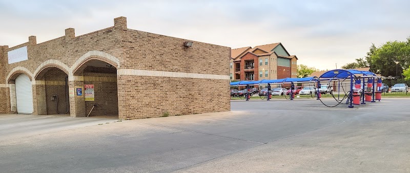 Lions Den Car Wash in Ennis TX