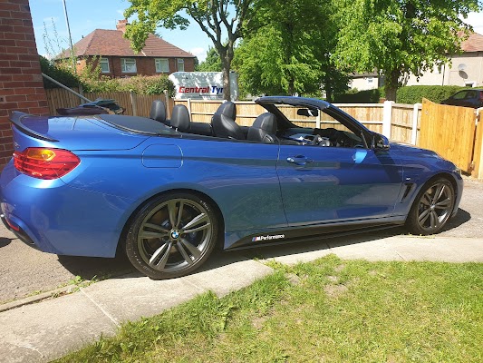 Shinez Hand Car Wash in Wakefield