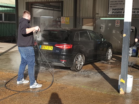 Shiny Star Hand Car Wash in Exeter