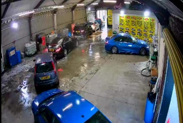 Stirling Indoor hand Carwash in Stirling