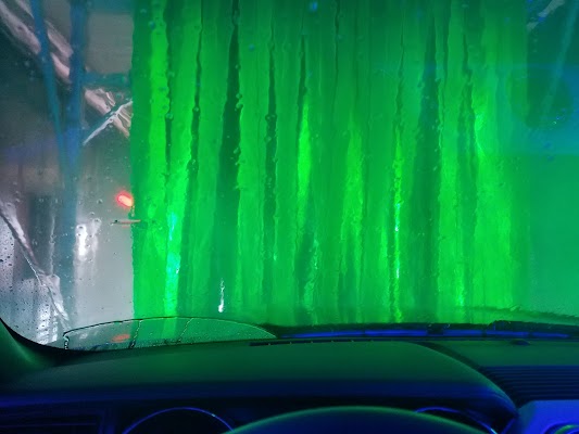 The Grove Car Wash in Algonquin IL