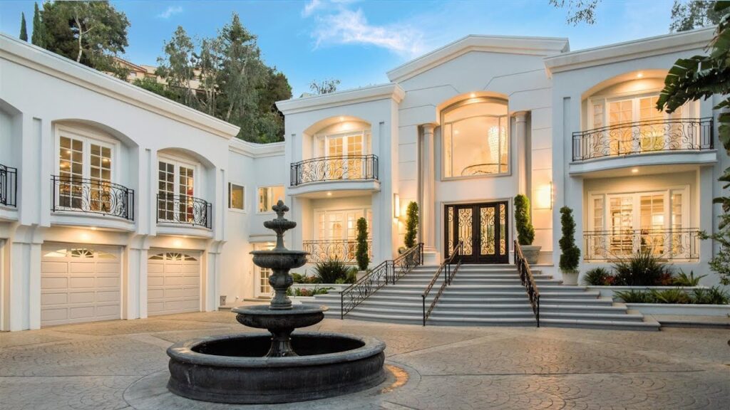A 10,000 Square Foot Mansion In Beverly Hills